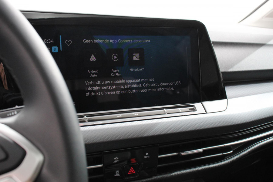 Volkswagen Golf 1.0 eTSI 110pk DSG Active | Navigatie | Panorama dak | Climate Control | Camera | Adaptive Cruise Control | Virtual Cockpit | Stoelverwarming | Extra Getint Glas