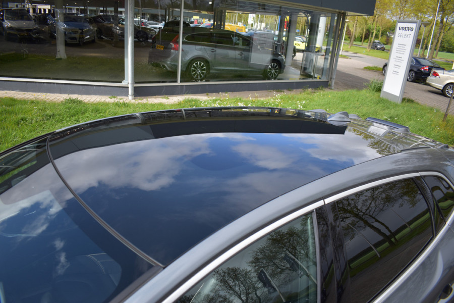 Volvo V40 T4 190PK Business Sport | Panoramadak | Camera | Stoelverwarming | Leder | Standkachel | Getint glas