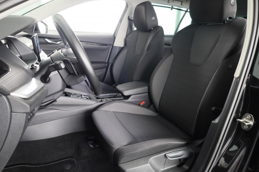 Škoda Octavia Combi 1.4 TSI iV PHEV Business Edition 204PK DSG | Navigatie | Stoelverwarming 18" LM velgen |