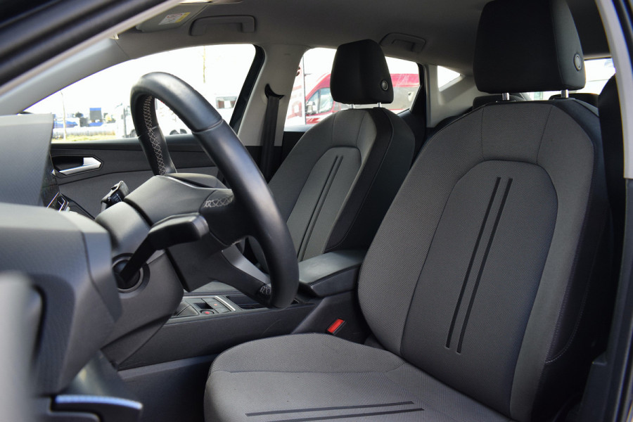 Seat Leon 1.0 TSI Style Business Intense | Virtual | Apple CarPlay | Camera | Adapt. Cruise