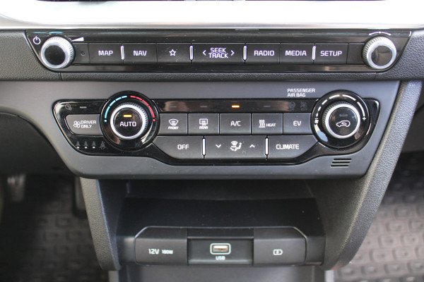 Kia e-Niro Edition 64 kWh | Navi | Trekhaak | Cruise | Camera | PDC |