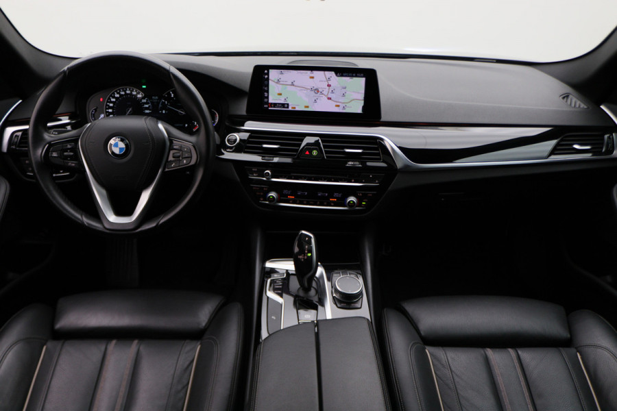 BMW 5 Serie Touring 520i High Executive Leer, Panoramadak, Cruise, Camera, Navigatie, Bluetooth, 18''