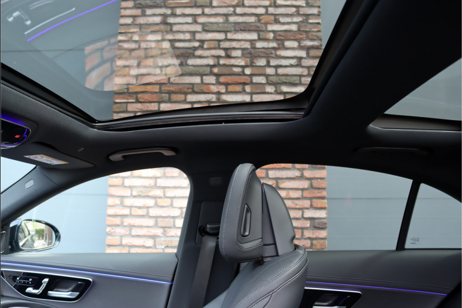 Mercedes-Benz E-Klasse 300 e AMG Line Premium+ Aut9, Bijrijdersdisplay, Panoramadak, Distronic+, Trekhaak, Memory, Stoelventilatie, Verwarmd Stuurwiel,  Digital Light, Leder, Rijassistentiepakket+, Etc.