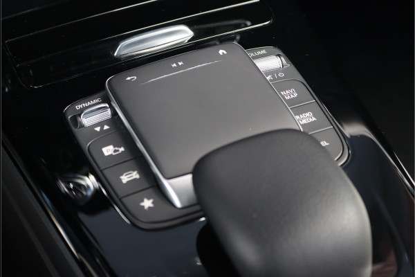 Mercedes-Benz A-Klasse 250 e AMG Line Aut8, Distronic+, Memorypakket, Stoelverwarming-/ventilatie, Head-up Display, Keyless Go, Camera, Widescreen, Multibeam LED, Etc.