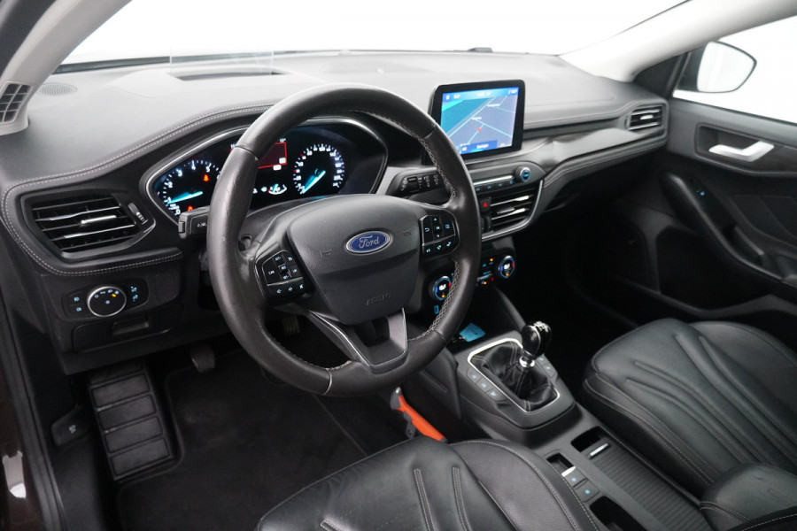Ford FOCUS Wagon BWJ 2019 1.0 126 PK Vignale / VOL! / Clima / Leer / Full LED / Head Up / Trekhaak / Ad. Cruise / Navi / Carplay / Stoel verw / Stuurverw / Voorruit verw /