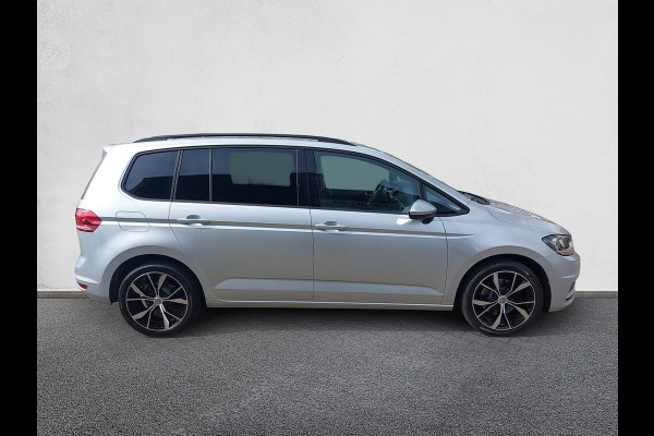 Volkswagen Touran 1.5 TSI Comfortline 7p, airco,cruise,navigatie,app connect,wegklapbare trekhaak,parkeersensoren,