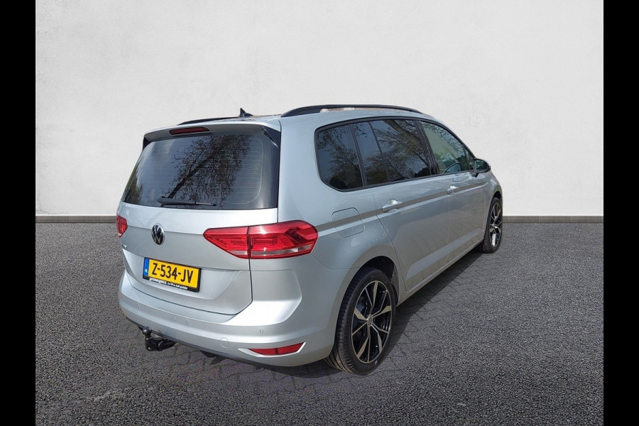 Volkswagen Touran 1.5 TSI Comfortline 7p, airco,cruise,navigatie,app connect,wegklapbare trekhaak,parkeersensoren,