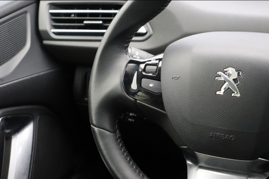 Peugeot 308 1.2 PureTech Executive - Carplay, Navi