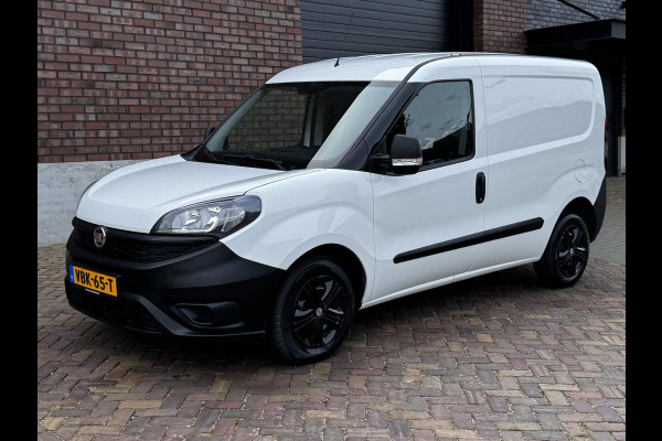 Fiat Dobló Cargo 1.6 MJ L1H1 ECO JET / 105 PK / Trekhaak / Navigatie / Cruise Control / 3 Persoons / Airco