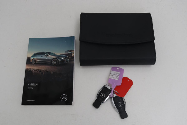 Mercedes-Benz C-Klasse 180 AMG Sport Edition | Origineel NL | Leder | Trekhaak | Camera | Stoelverwarming | Full LED | Park Assist | Navigatie