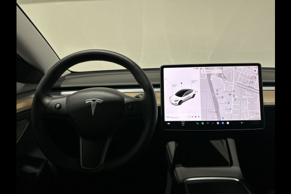 Tesla Model 3 Standard RWD / Inruil mogelijk | Panoramadak | Leder | Full operational lease vanaf € 679,- | 6.000 km GRATIS laden*