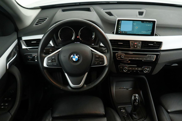 BMW X1 SDrive18i High Executive Automaat (LEDER, GROOT-NAVIGATIE, SPORTSTOELEN, LED, 1e EIGENAAR, GOED ONDERHOUDEN)