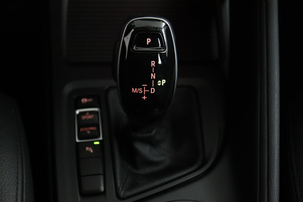 BMW X1 SDrive18i High Executive Automaat (LEDER, GROOT-NAVIGATIE, SPORTSTOELEN, LED, 1e EIGENAAR, GOED ONDERHOUDEN)