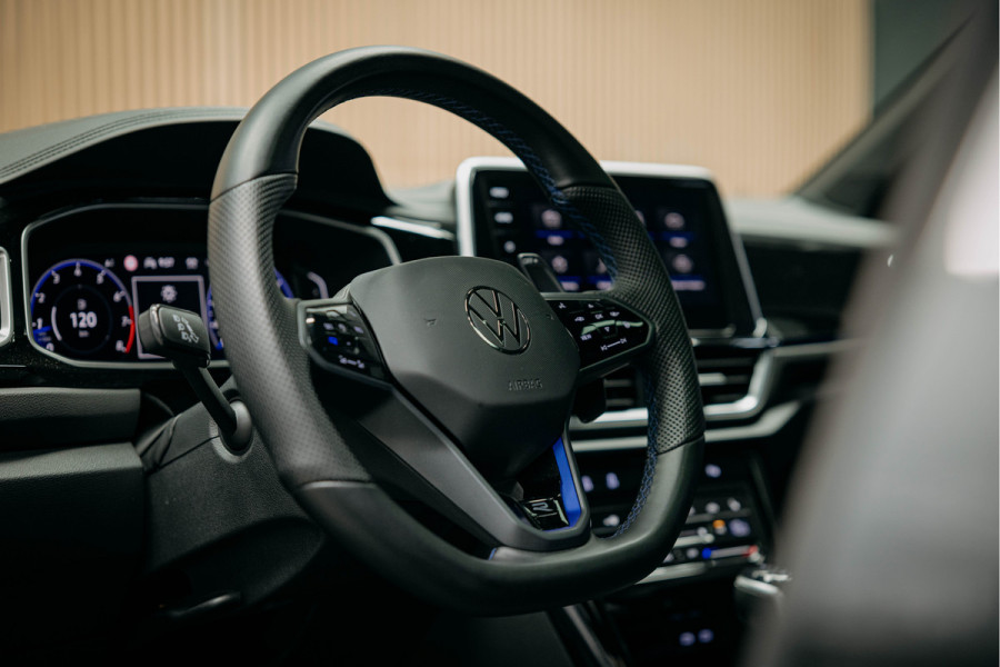 Volkswagen T-Roc 2.0 TSI 4Motion R | Akrapovic | Panoramadak | ACC | Stoel/Stuurwiel verwarming |