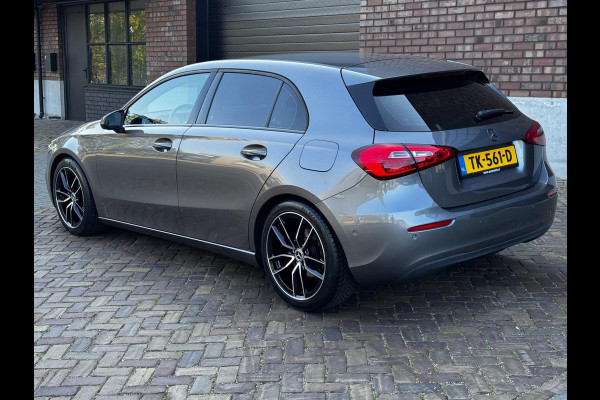 Mercedes-Benz A-Klasse 200 Business Solution / 163 PK / Navigatie + Camera / Climate Control / PDC Rondom / Automaat