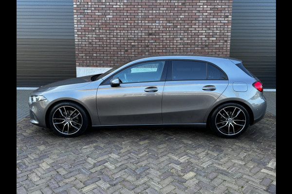 Mercedes-Benz A-Klasse 200 Business Solution / 163 PK / Navigatie + Camera / Climate Control / PDC Rondom / Automaat