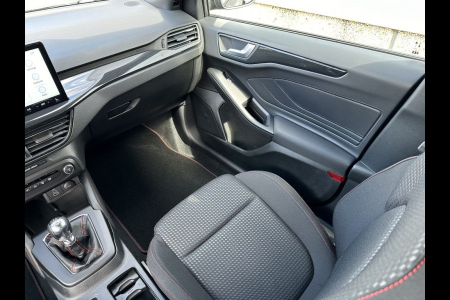 Ford FOCUS Wagon 1.0 EBH STLine X Driverpack | 18inch | Winterpack!
