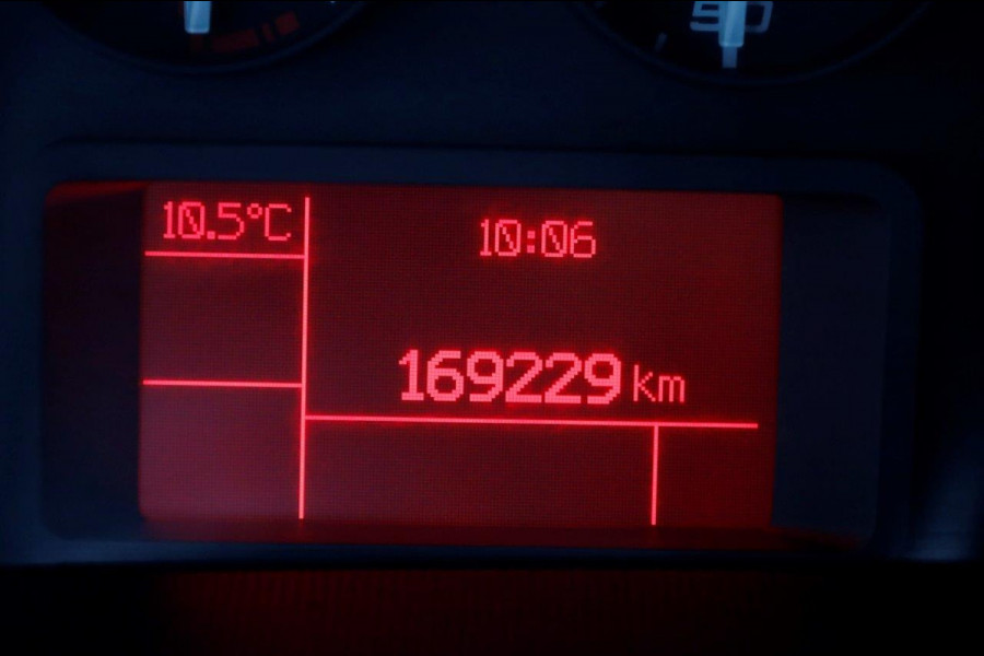 Iveco Daily 35S14 136pk E6 L2H2 HiMatic Automaat Airco Trekhaak 3500kg 11-2018