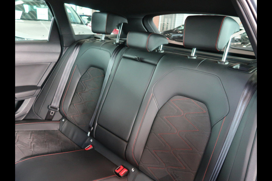 Seat Leon Sportstourer 1.5 TSi 150pk FR Launch Edition CAMERA/KEYLESS/TREKHAAK/WINTERPACK