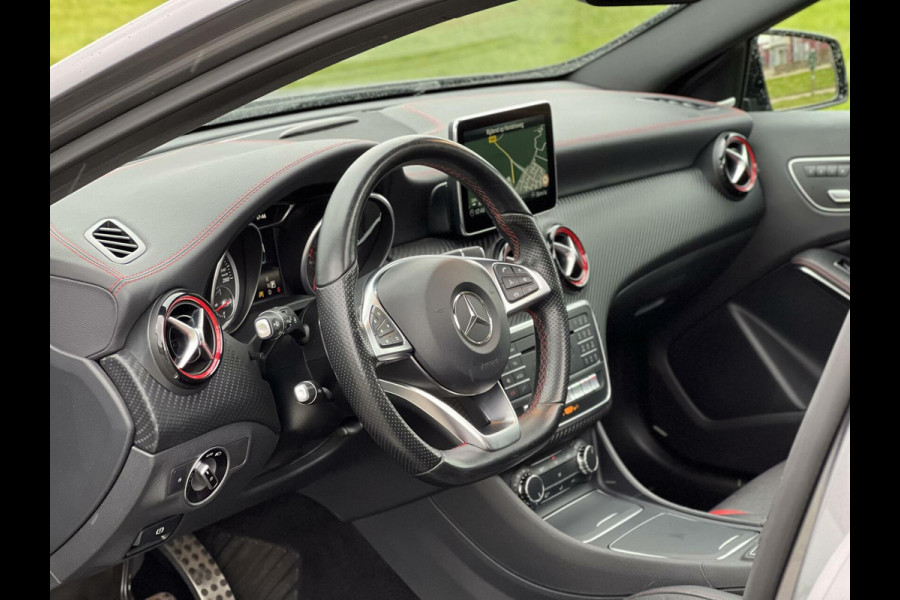 Mercedes-Benz A-Klasse 250 Sport 4MATIC AMG Panoramadak|schaalstoelen AMG Performance|Harman Kardon®|Camera|Sfeerverlichting