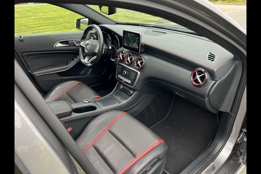 Mercedes-Benz A-Klasse 250 Sport 4MATIC AMG Panoramadak|schaalstoelen AMG Performance|Harman Kardon®|Camera|Sfeerverlichting