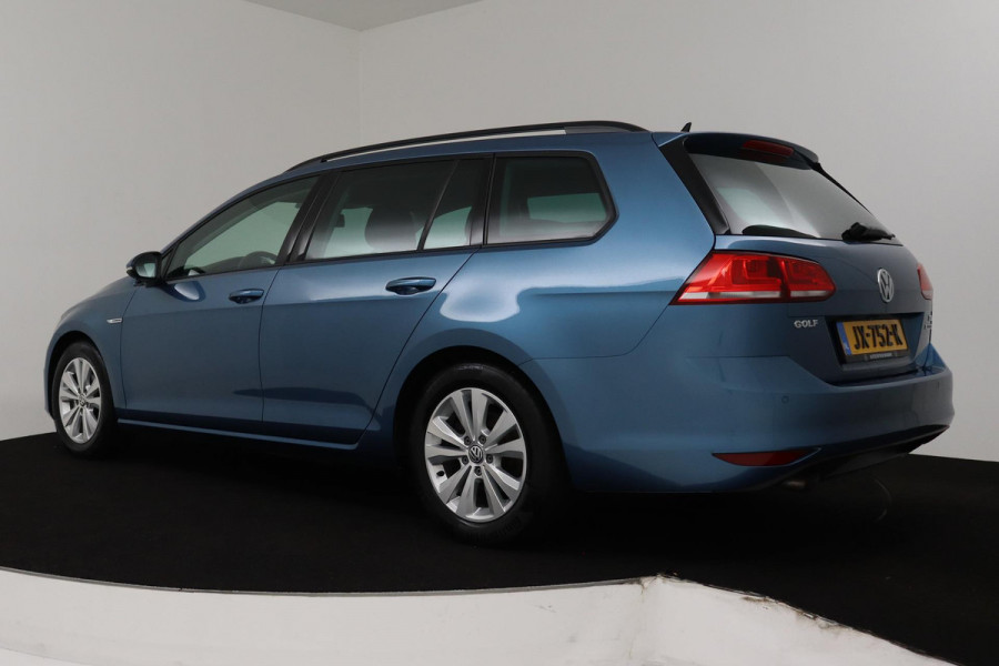Volkswagen GOLF Variant 1.0 TSI Connected Series Automaat (CAMERA, PDC V+A, NAVI GROOT, CRUISE, NL-AUTO, GOED ONDERHOUDEN)
