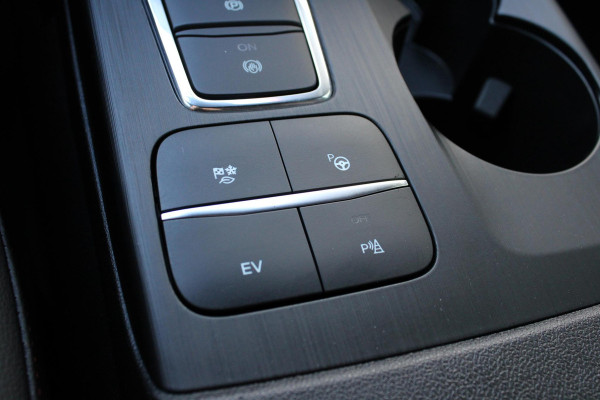 Ford Kuga 2.5 PHEV ST-Line X | B&O Audio | Adaptive Cruise | Xenon | Handsfree.klep | Winterpakket |