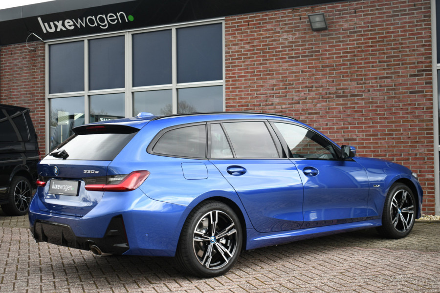 BMW 3 Serie Touring 330e M-Sport Pano ACC HUD El-zetels Adp-onderstel Adp-LED