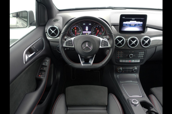 Mercedes-Benz B-Klasse 180 AMG Edition Aut - Leder I Panoramdak I Sfeerverl. I Camera I Apple Carplay I Full