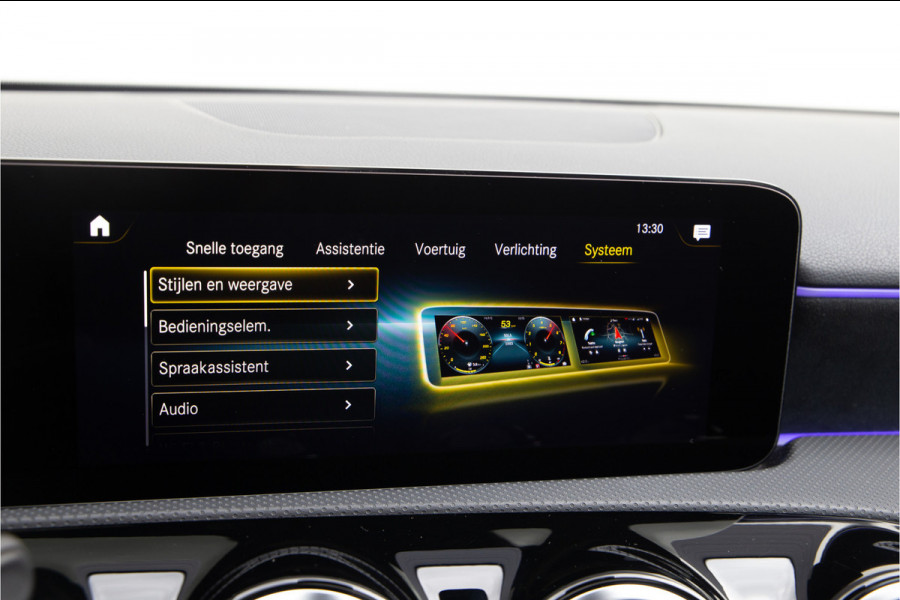 Mercedes-Benz A-Klasse 250 e AMG Panorama, Widescreen, Sfeerverlichting, Camera, Hybrid 2023
