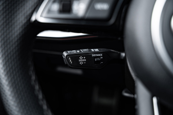 Audi S3 Sportback 2.0 TFSI quattro Incl. BTW | Panorama | ACC | Sfeerverlichting | Fabrieksgarantie | Matrix | 2023!