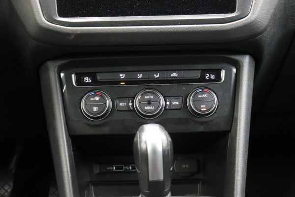 Volkswagen Tiguan 2.0 TDI Comfortline Business Automaat - Navi, Camera, Trekhaak