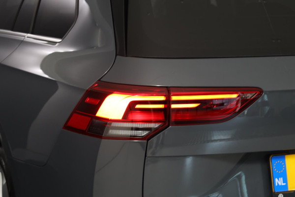 Volkswagen GOLF Variant 1.5 TSI Style 130PK | Verlengde garantie | Multimedia pakket | Comfort pakket | Chrome dakrelingen |