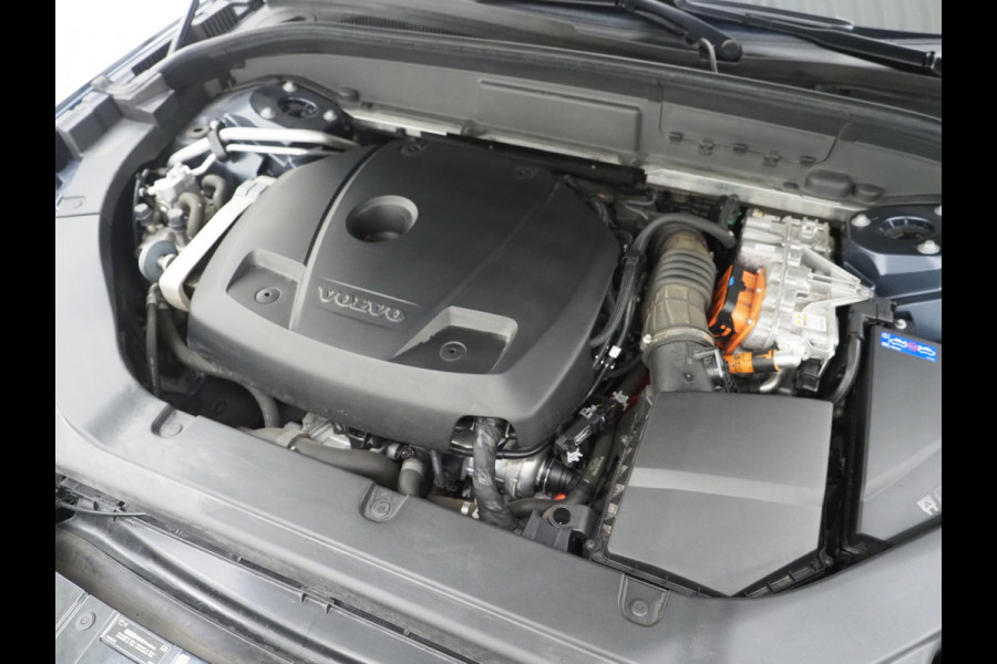 Volvo XC60 2.0 T8 Twin Engine AWD | Panoramadak | Styling Kit | Keyless | Carplay | Camera