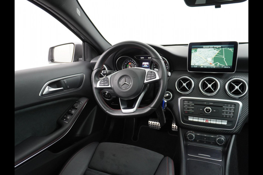 Mercedes-Benz A-Klasse 180 AMG Ambition AUTOMAAT| CRUISE CONTROL| PANO| PARKEER SENSOREN|