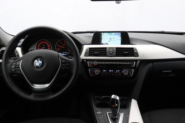 BMW 3 Serie 320d touring Executive Automaat - Navi, Clima, LED