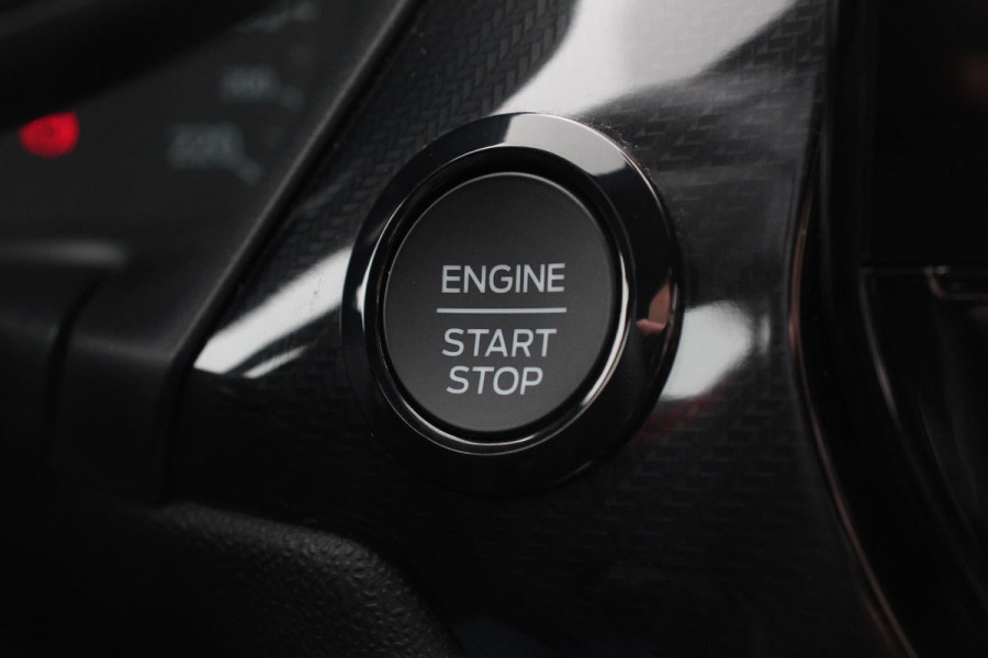 Ford Fiesta 1.0 EcoBoost 101pk ST-Line | Navigatie | Apple Carplay/Android Auto | Cruise Control | Stoel- en stuurverwarming | Verwarmde voorruit | Getinte ramen