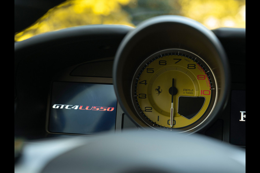 Ferrari GTC4 6.3 V12 Lusso | Atelier Car | Full spec! | Blu Ahrabian | Pano-dak | Lift | 360 cam | CarPlay
