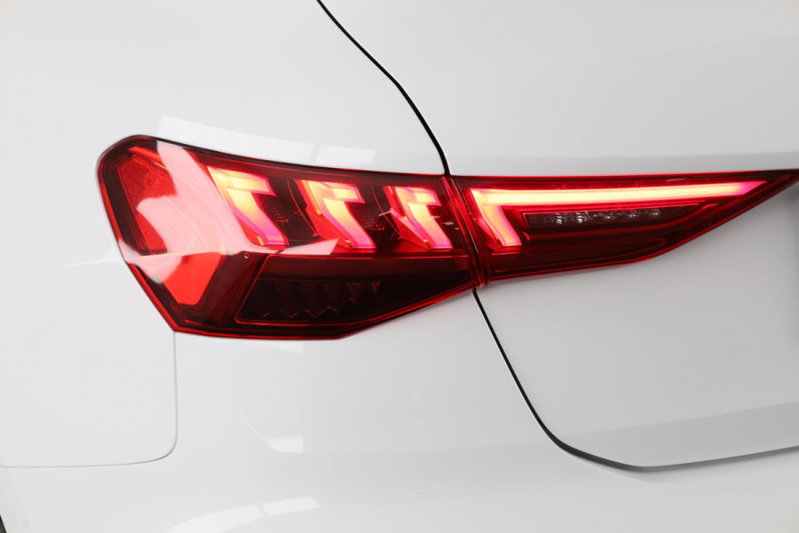 Audi A3 Sportback 40 TFSI e Edition S-Line 204PK PHEV | Navigatie | Adaptive Cruisecontrol | Full LED koplampen |