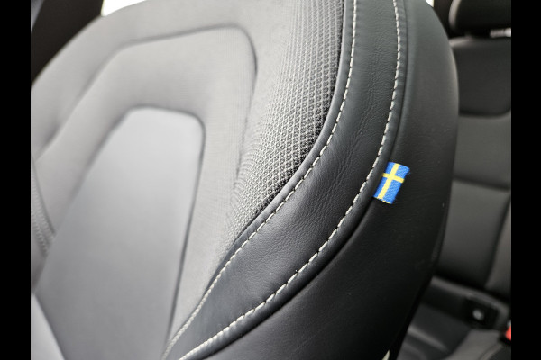 Volvo XC60 Recharge T6 AWD R-Design | Plug In Hybrid PHEV | Panodak | Trekhaak Wegklapbaar  | Memory stoel | 360 Camera | 21 Inch Velgen