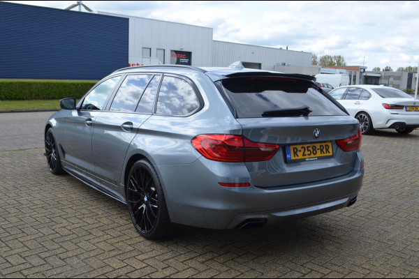 BMW 5 Serie 540i xDrive Touring Exe 341 pk M-sport / Blackline