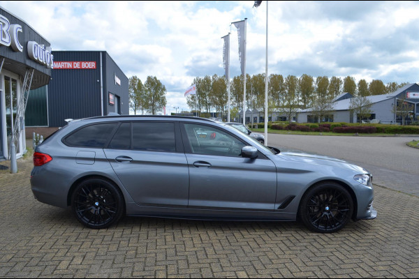 BMW 5 Serie 540i xDrive Touring Exe 341 pk M-sport / Blackline