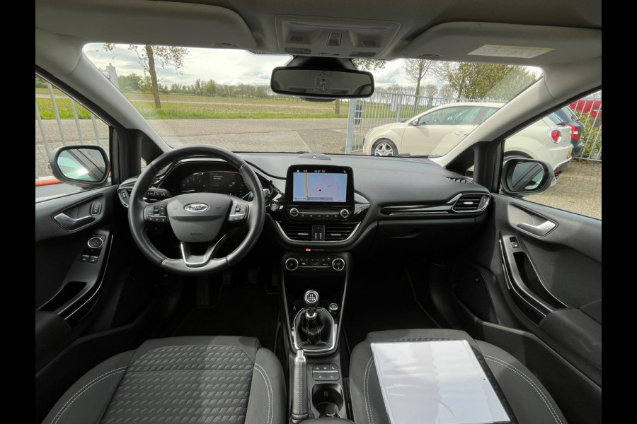 Ford Fiesta 1.0 EcoBoost Titanium 100PK / PANORAMADAK / ADAPTIVE CRUISE / CAMERA / CARPLAY / NAVI / PDC / VERW. VOORRUIT