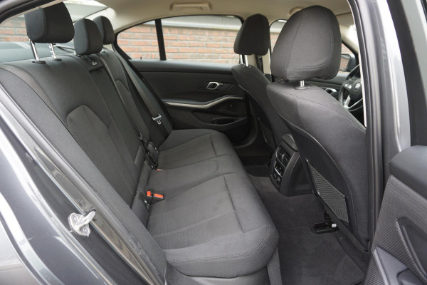 BMW 3-serie 320i Executive Edition Apple Carplay Digitaal Dashboard/Navigatie Professional