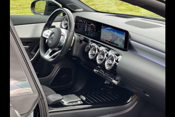 Mercedes-Benz CLA-Klasse Shooting Brake 250 e AMG CLA250e Panoramadak|Burmester®|Camera 360°|Keyless|AppleCarplay|DAB+|LED MultiBeam|Sfeerverlichting|Hea