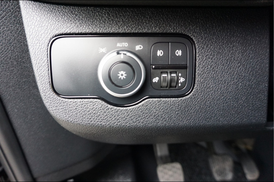 Mercedes-Benz Sprinter 317 CDI L2 H2 MBUX / 360 Camera / Parkeersensoren / Navigatie / Cruise control / Airco / 270 Graden achterdeuren