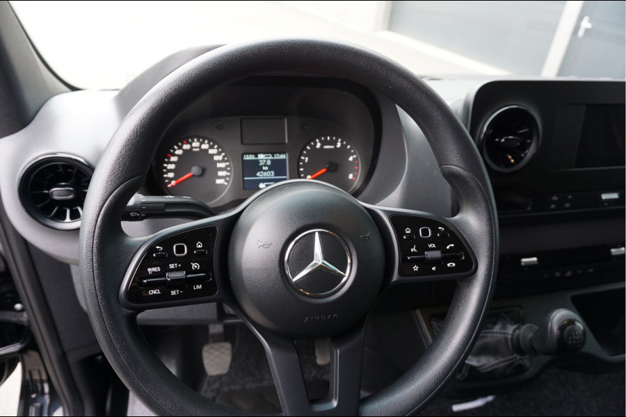 Mercedes-Benz Sprinter 317 CDI L2 H2 MBUX / 360 Camera / Parkeersensoren / Navigatie / Cruise control / Airco / 270 Graden achterdeuren