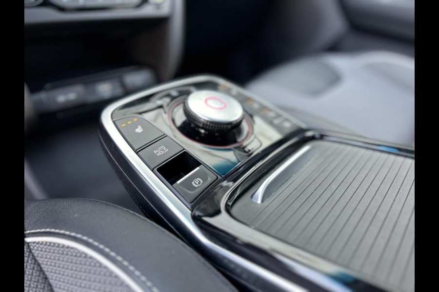 Kia e-Niro DynamicPlusLine 64 kWh Automaat | Schuif-/Kanteldak | H-Leder | Camera | Navi | Stuur-/Stoelverwarming | 17" Velgen | Clima | Apple CarPlay/Android Auto | PDC | Cruise | LED |