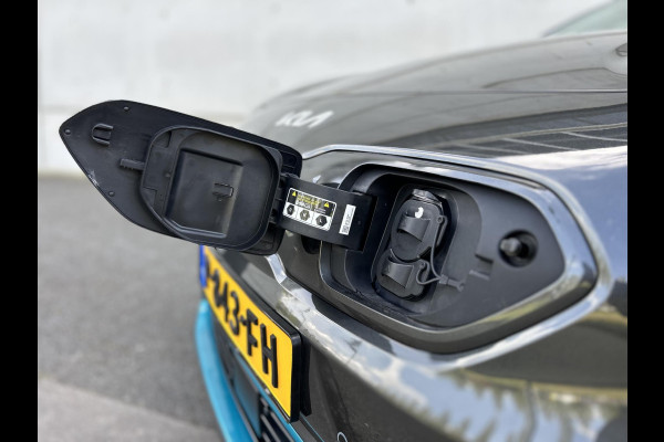 Kia e-Niro DynamicPlusLine 64 kWh Automaat | Schuif-/Kanteldak | H-Leder | Camera | Navi | Stuur-/Stoelverwarming | 17" Velgen | Clima | Apple CarPlay/Android Auto | PDC | Cruise | LED |