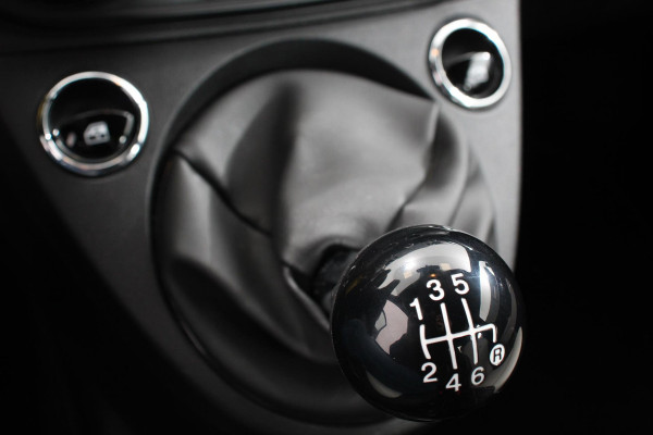 Fiat 500C 1.0 Hybrid 69pk Dolcevita | Navigatie | Apple Carplay/Android Auto | Parkeersensor achter | Cruise Control | Climatronic